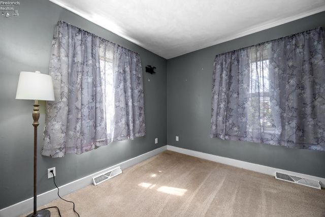 N 1009 5th Street, Fremont, OH 43420