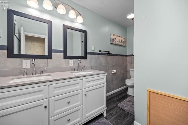 N 1009 5th Street, Fremont, OH 43420