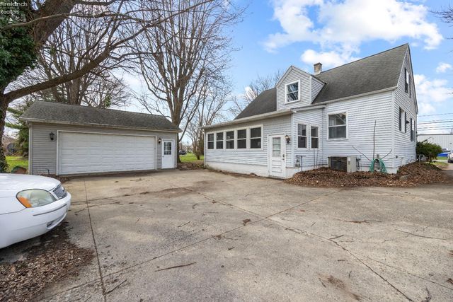 N 1009 5th Street, Fremont, OH 43420