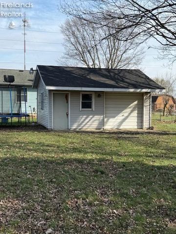 N 1009 5th Street, Fremont, OH 43420