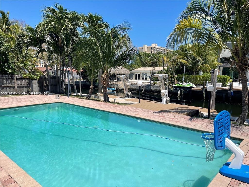 13205 Ortega Ln 0, North Miami, FL 33181