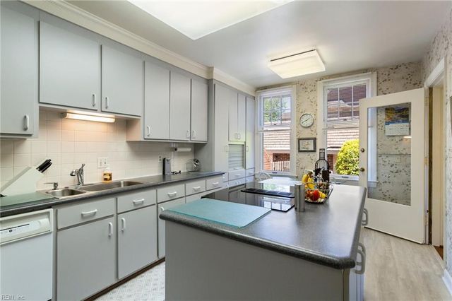 1002 Colonial AVE, Norfolk, VA 23507