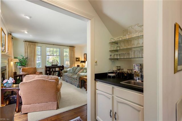 1002 Colonial AVE, Norfolk, VA 23507