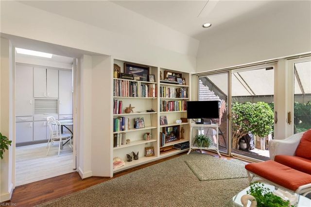 1002 Colonial AVE, Norfolk, VA 23507