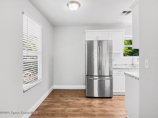 1325 17th Court SW, Vero Beach, FL 32962