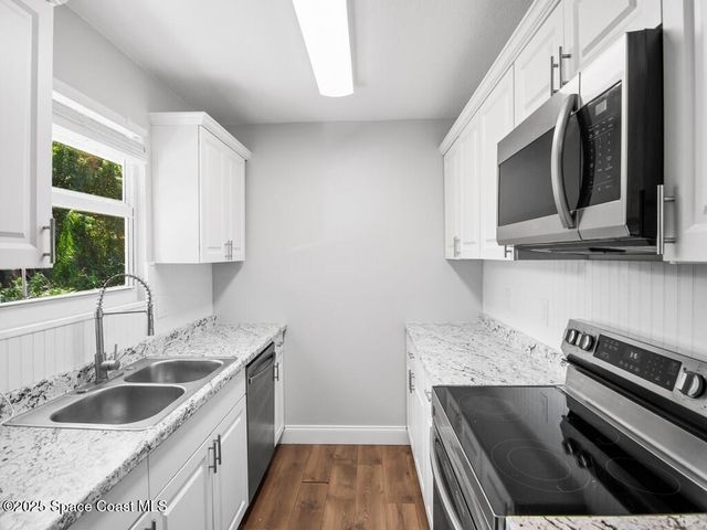 1325 17th Court SW, Vero Beach, FL 32962