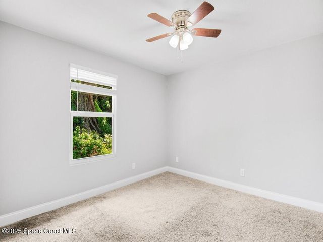 1325 17th Court SW, Vero Beach, FL 32962