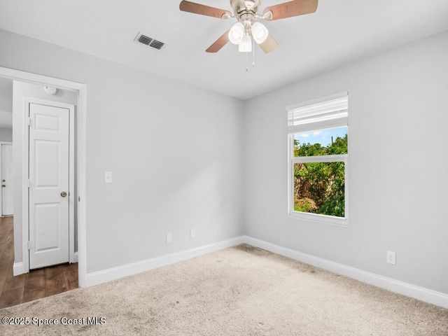 1325 17th Court SW, Vero Beach, FL 32962