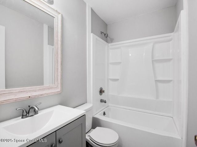 1325 17th Court SW, Vero Beach, FL 32962