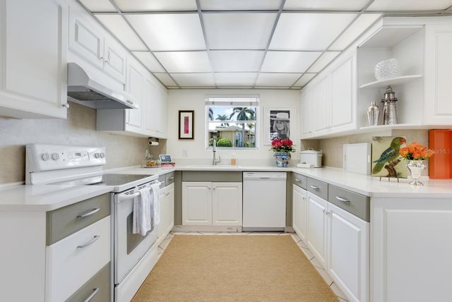 1542 GULFVIEW DRIVE, Sarasota, FL 34236