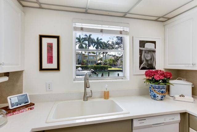 1542 GULFVIEW DRIVE, Sarasota, FL 34236