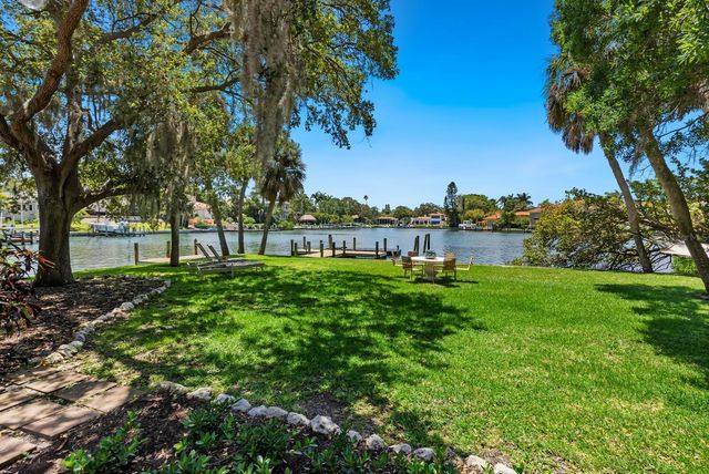 1542 GULFVIEW DRIVE, Sarasota, FL 34236