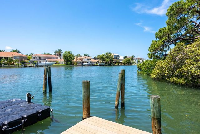 1542 GULFVIEW DRIVE, Sarasota, FL 34236