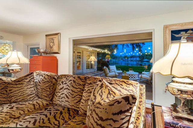 1542 GULFVIEW DRIVE, Sarasota, FL 34236