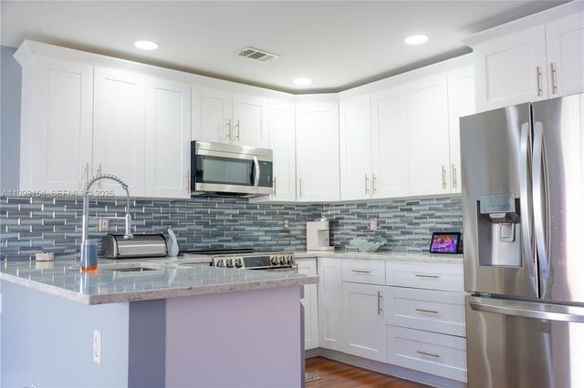 529 NW 47th Way, Coconut Creek, FL 33063