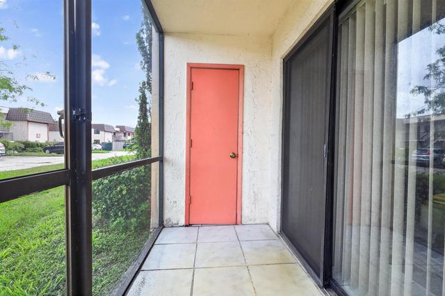 20805 NE 8th Court 101-21, Miami, FL 33179