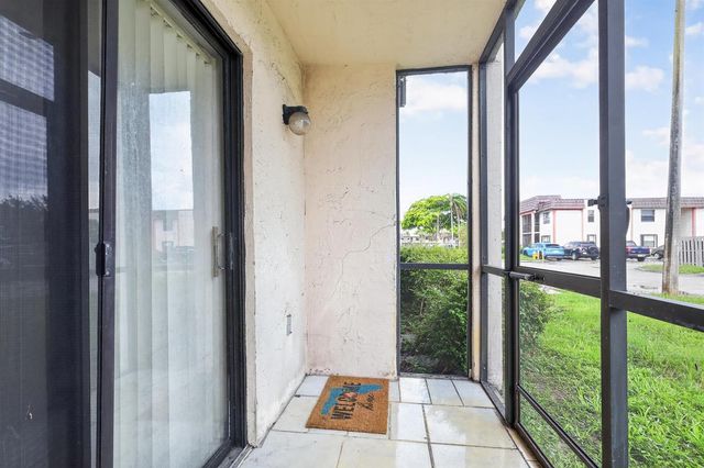 20805 NE 8th Court 101-21, Miami, FL 33179