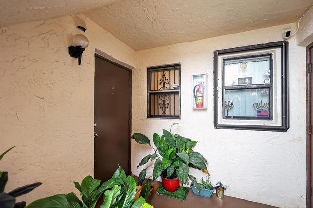 20805 NE 8th Court 101-21, Miami, FL 33179