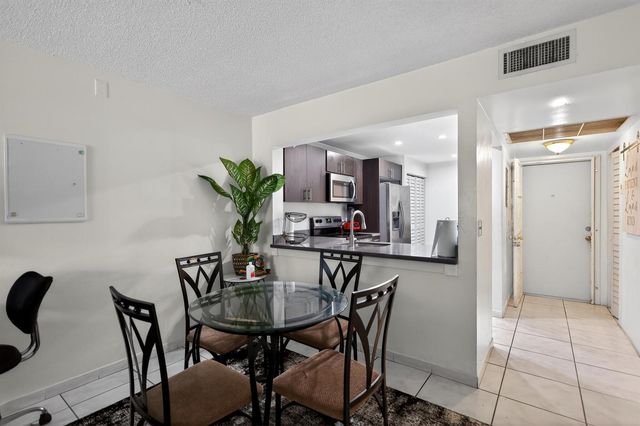 20805 NE 8th Court 101-21, Miami, FL 33179