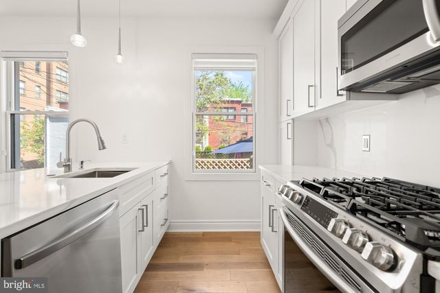 317 3rd St SE Apt 25, Washington, DC 20003