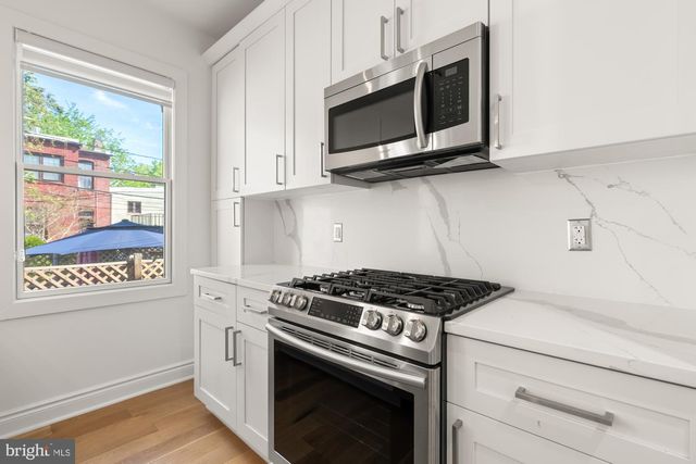 317 3rd St SE Apt 25, Washington, DC 20003