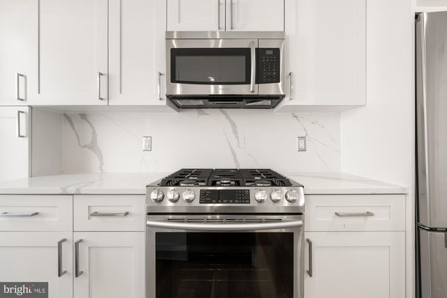 317 3rd St SE Apt 25, Washington, DC 20003