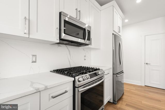 317 3rd St SE Apt 25, Washington, DC 20003