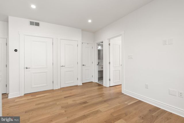 317 3rd St SE Apt 25, Washington, DC 20003