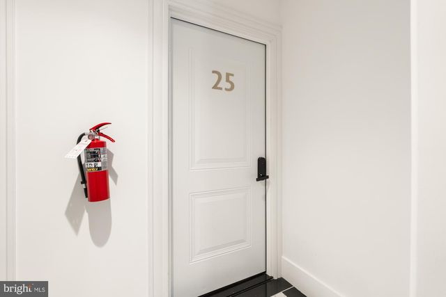 317 3rd St SE Apt 25, Washington, DC 20003