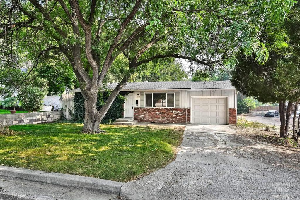 803 E Colorado, Nampa, ID 83686 photo 1