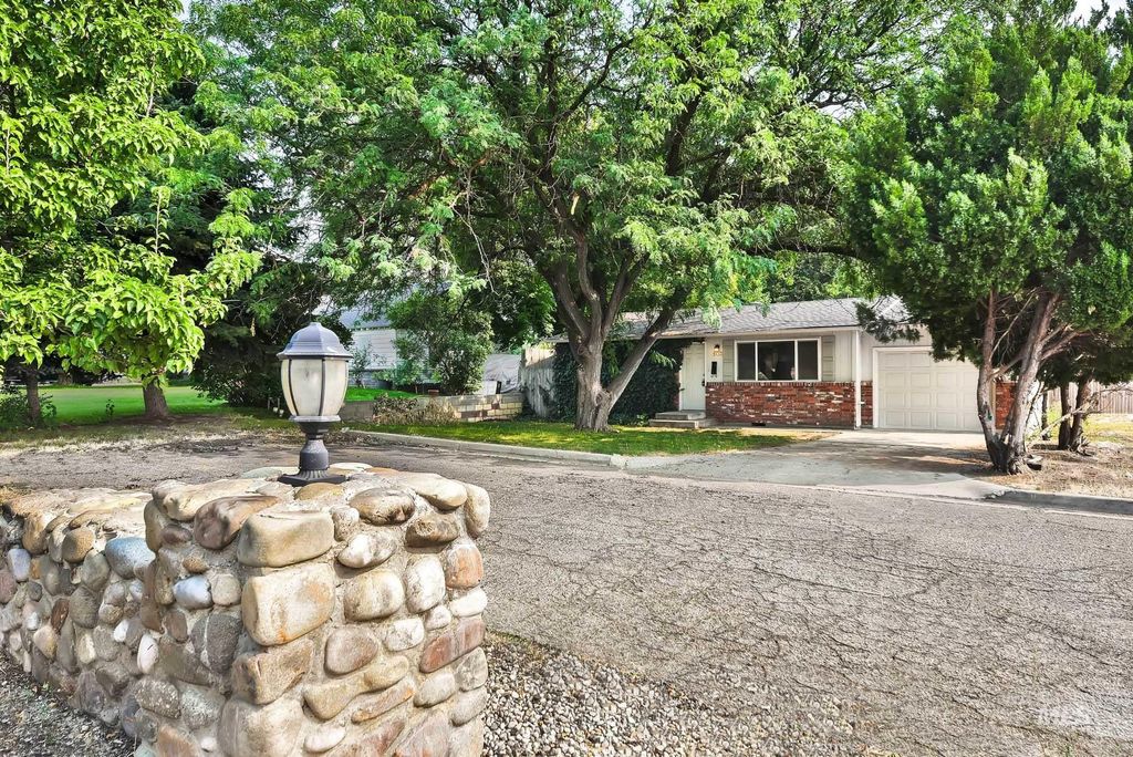 803 E Colorado, Nampa, ID 83686 photo 2
