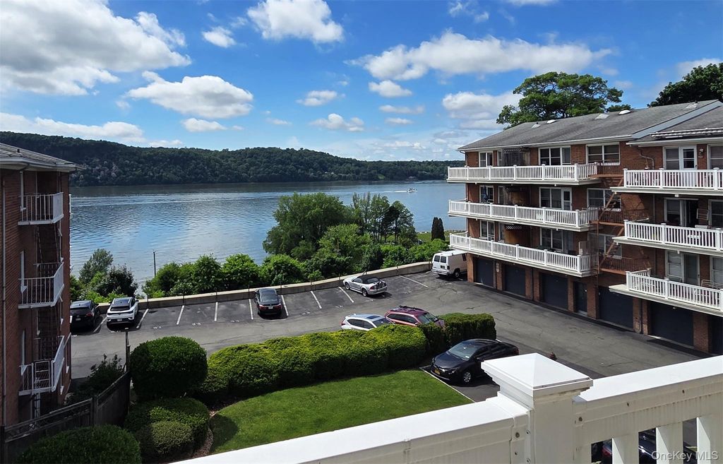 51 Maple Avenue 3B, Hastings-on-hudson, NY 10706
