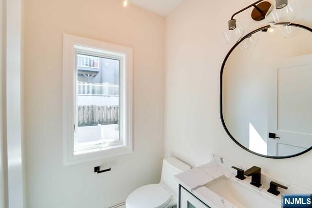 462 A 6th A, Palisades Park, NJ 07650