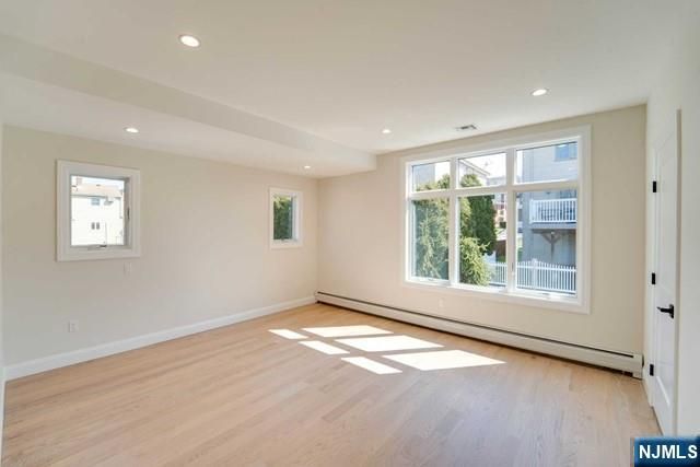 462 A 6th A, Palisades Park, NJ 07650