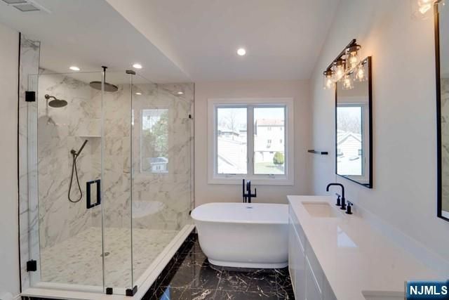 462 A 6th A, Palisades Park, NJ 07650
