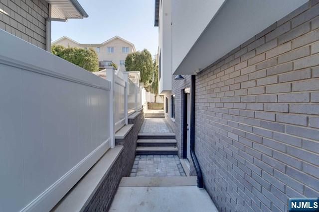 462 A 6th A, Palisades Park, NJ 07650