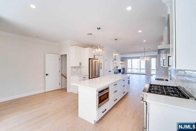 462 A 6th A, Palisades Park, NJ 07650