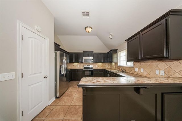 9423 Peachtree Lane, Midwest City, OK 73130