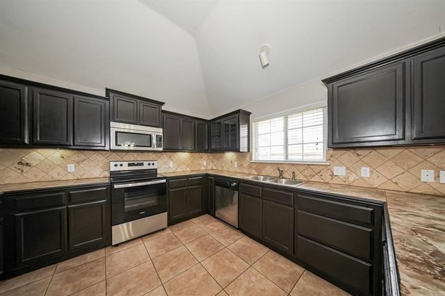 9423 Peachtree Lane, Midwest City, OK 73130