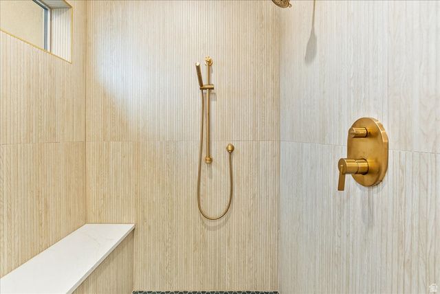 7044 S 1700 E, Cottonwood Heights, UT 84121