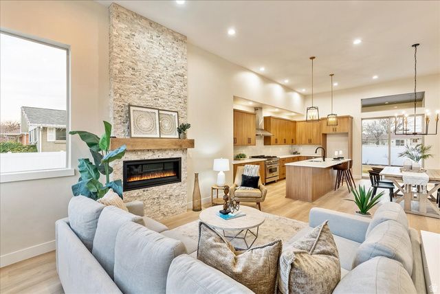 7044 S 1700 E, Cottonwood Heights, UT 84121