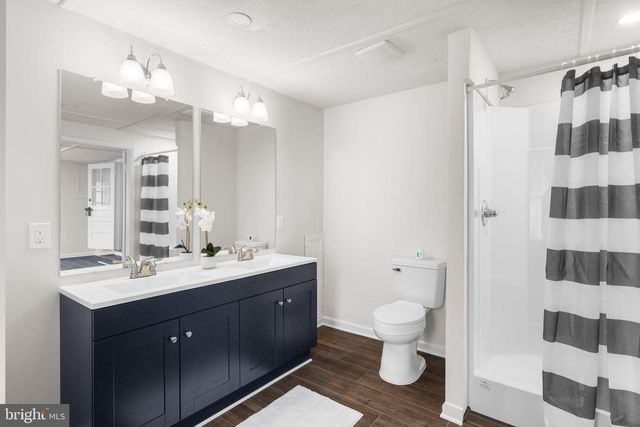 140 CAPITAL DR, Martinsburg, WV 25401