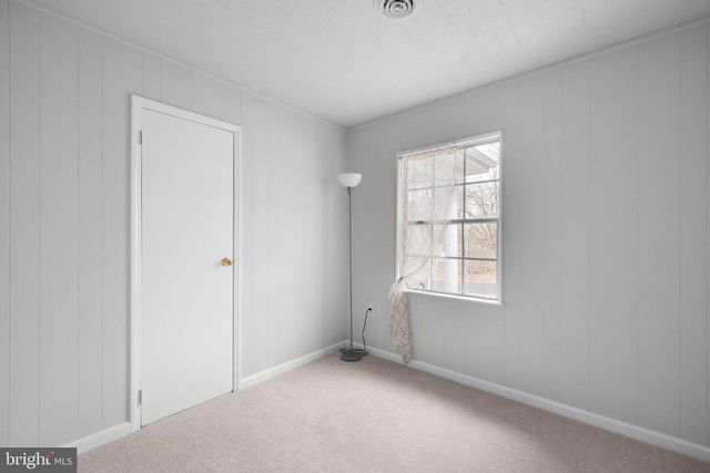 140 CAPITAL DR, Martinsburg, WV 25401