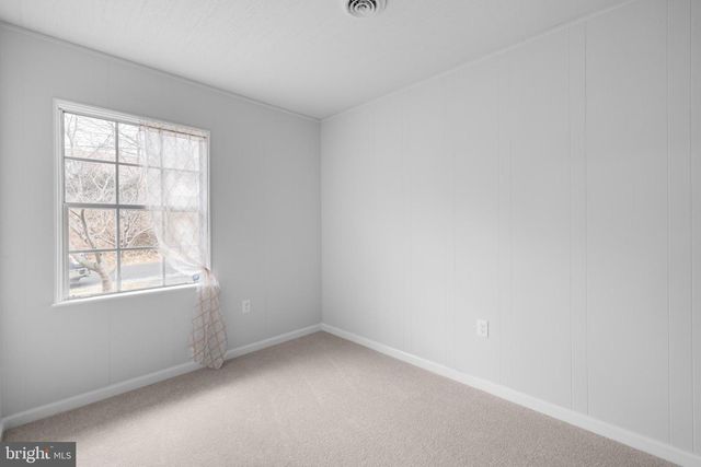 140 CAPITAL DR, Martinsburg, WV 25401