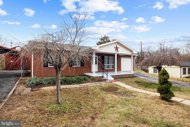 140 CAPITAL DR, Martinsburg, WV 25401