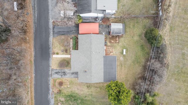 140 CAPITAL DR, Martinsburg, WV 25401