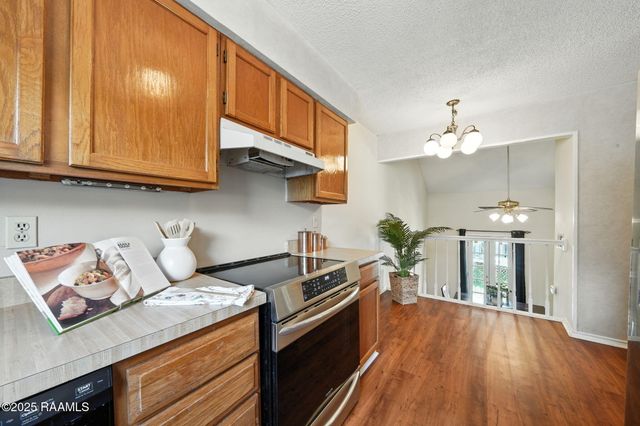 100 Teal Lane 49, Lafayette, LA 70507