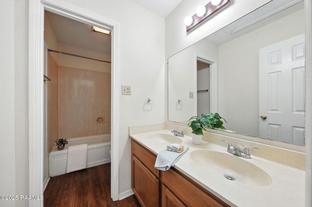 100 Teal Lane 49, Lafayette, LA 70507