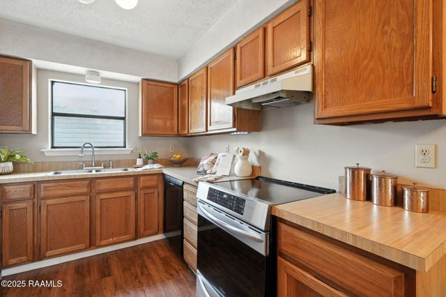 100 Teal Lane 49, Lafayette, LA 70507