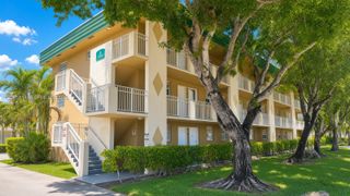 5500 SW 77th Court 201, Miami, FL 33155